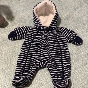 Nordstrom Navy and White Quilted snow suit, 0-3 mo